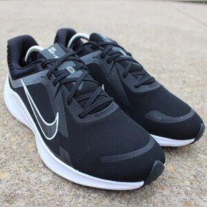 Nike Men's Quest 5 Black/White Road Running Shoes 11.5
